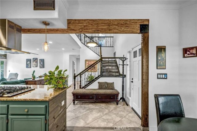 28314 Easton, Saugus, CA 91350