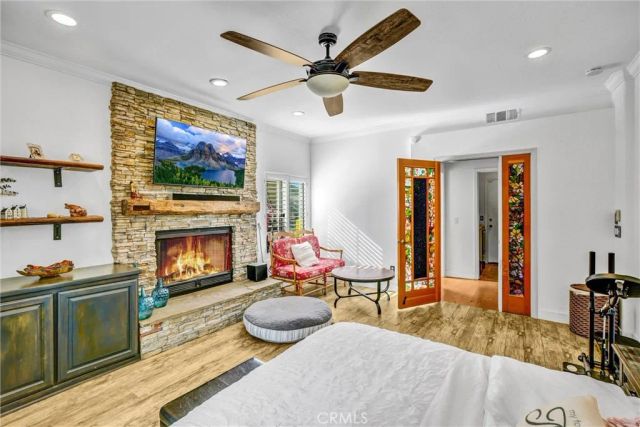 28314 Easton, Saugus, CA 91350