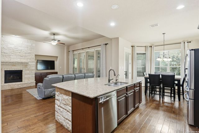 10819 Meadow Link, New Braunfels, TX 78132