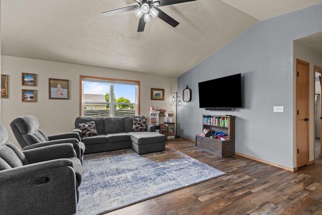 601 DEBRUIN ROAD, Combined Locks, WI 54113