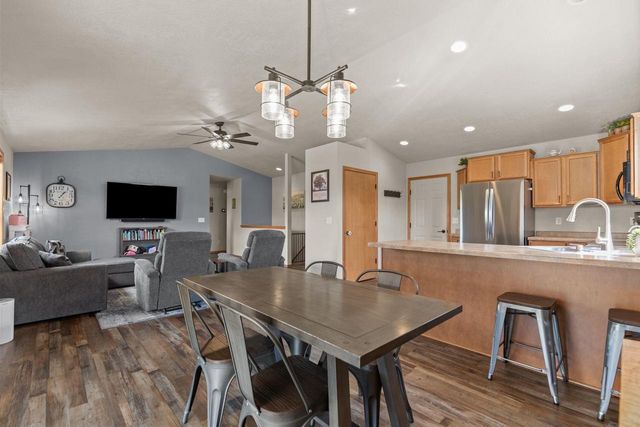 601 DEBRUIN ROAD, Combined Locks, WI 54113