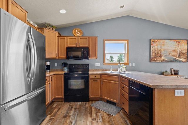 601 DEBRUIN ROAD, Combined Locks, WI 54113