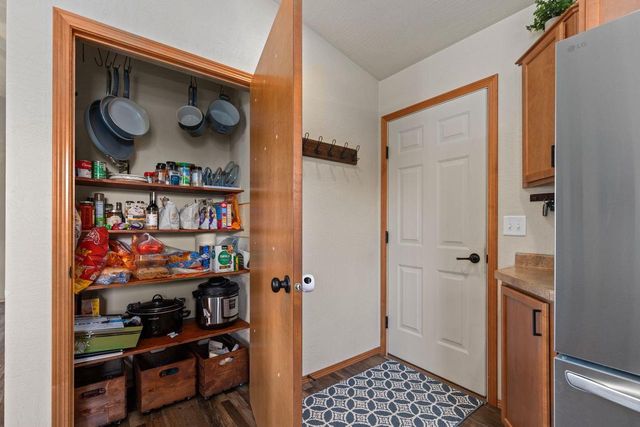 601 DEBRUIN ROAD, Combined Locks, WI 54113