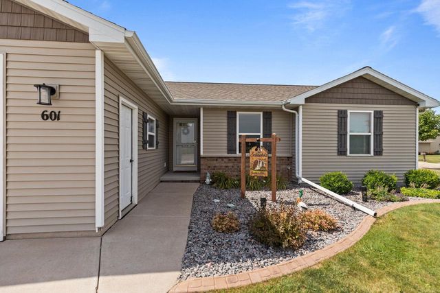 601 DEBRUIN ROAD, Combined Locks, WI 54113