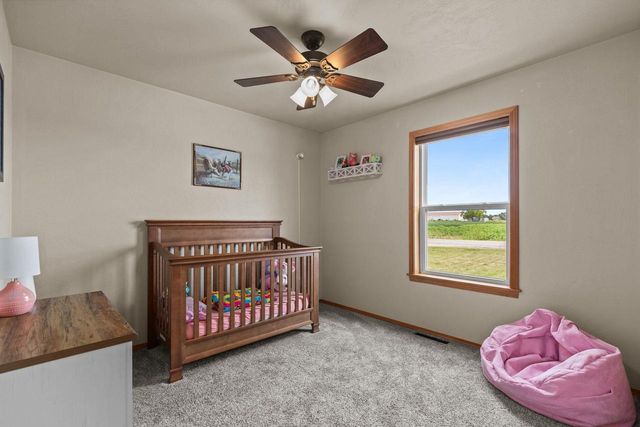 601 DEBRUIN ROAD, Combined Locks, WI 54113