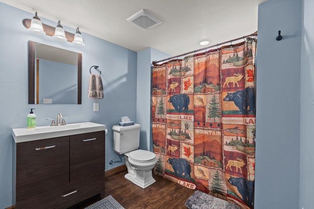 601 DEBRUIN ROAD, Combined Locks, WI 54113