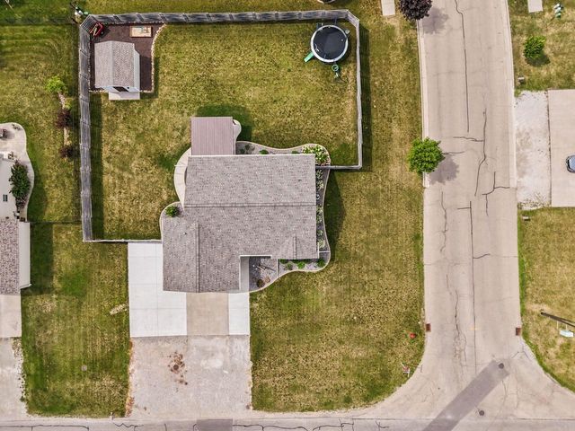 601 DEBRUIN ROAD, Combined Locks, WI 54113