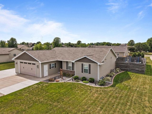 601 DEBRUIN ROAD, Combined Locks, WI 54113