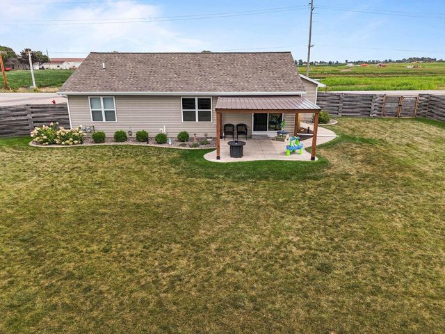 601 DEBRUIN ROAD, Combined Locks, WI 54113