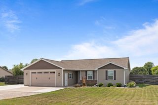 601 DEBRUIN ROAD, Combined Locks, WI 54113