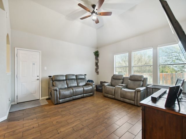4013 Hollow Lake Road, Fort Worth, TX 76262