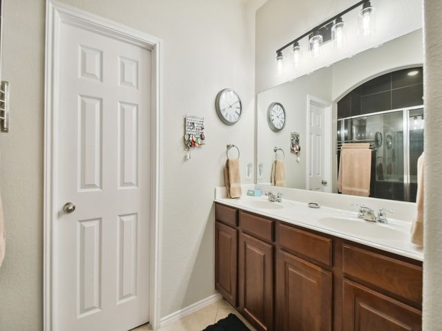 4013 Hollow Lake Road, Fort Worth, TX 76262