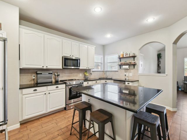 4013 Hollow Lake Road, Fort Worth, TX 76262