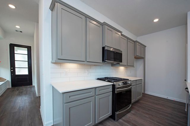 585 Dry Fork Lane, Conroe, TX 77304