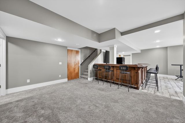 4176 Oak Tree Circle, Oakland Charter Township, MI 48306