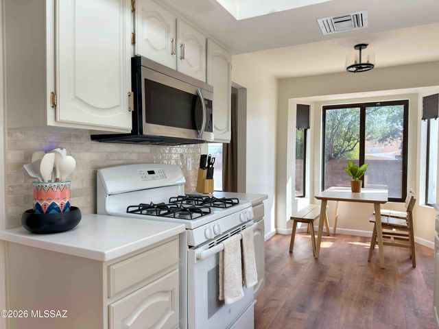 2741 W Camino Llano, Tucson, AZ 85742
