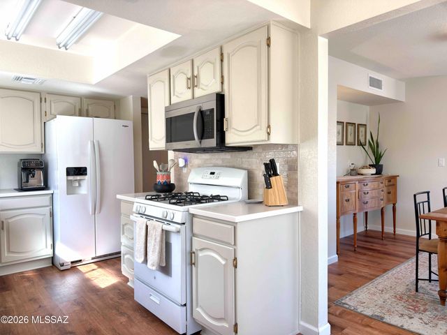 2741 W Camino Llano, Tucson, AZ 85742