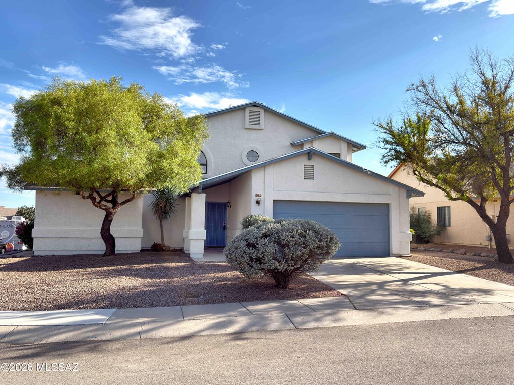 2741 W Camino Llano, Tucson, AZ 85742