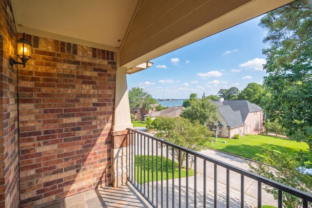 13302 Hidden Valley Drive, Montgomery, TX 77356