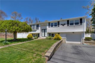123 South Comstock Parkway, Cranston, RI 02921