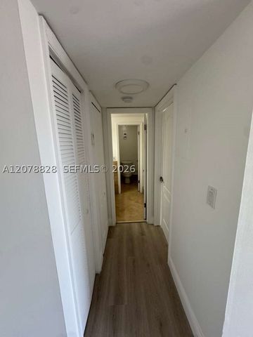 22 Salamanca Ave 806, Coral Gables, FL 33134