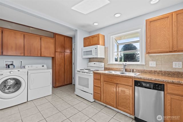 264 Taylor Ave NW, Renton, WA 98057