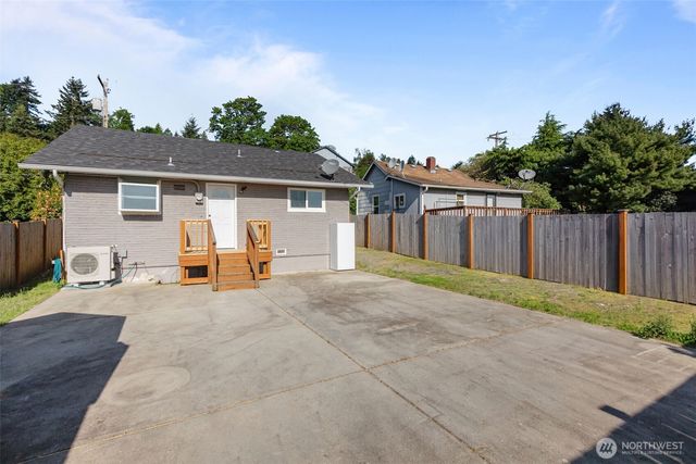 264 Taylor Ave NW, Renton, WA 98057