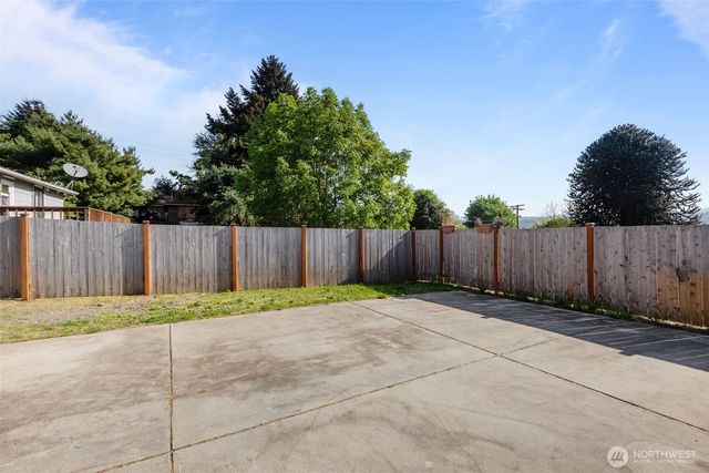 264 Taylor Ave NW, Renton, WA 98057