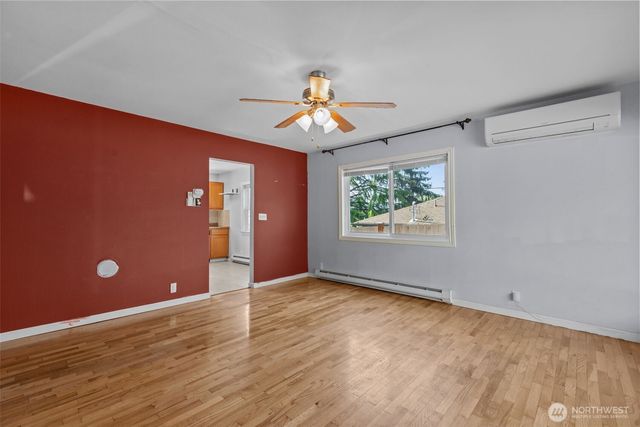 264 Taylor Ave NW, Renton, WA 98057