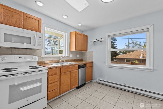 264 Taylor Ave NW, Renton, WA 98057
