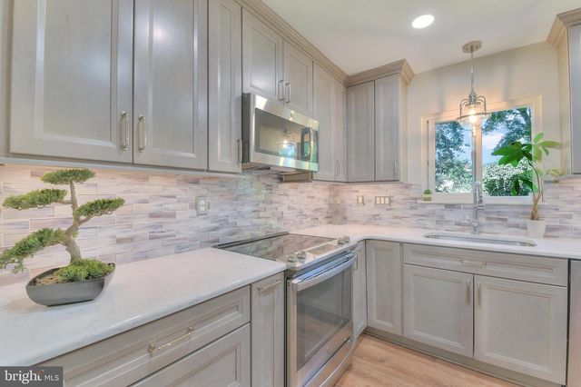 8829 FALCON RIDGE DR, Randallstown, MD 21133