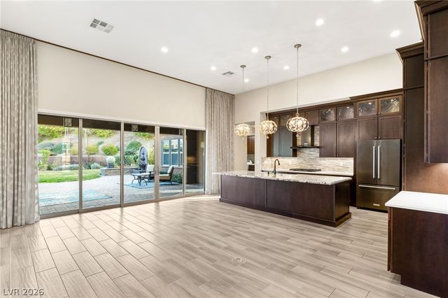 10179 Emerald Sunset Court, Las Vegas, NV 89148
