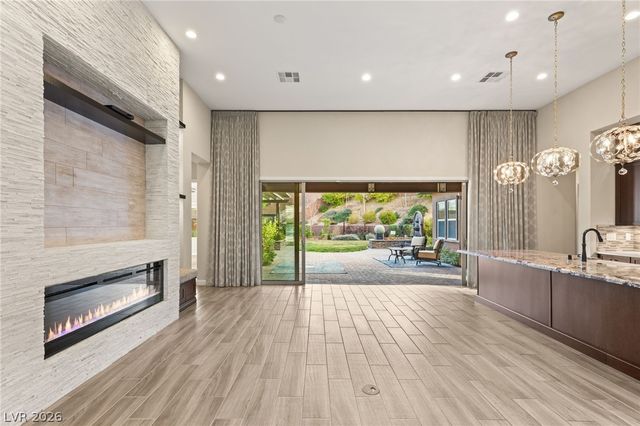 10179 Emerald Sunset Court, Las Vegas, NV 89148