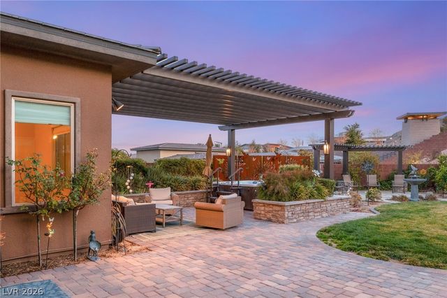 10179 Emerald Sunset Court, Las Vegas, NV 89148