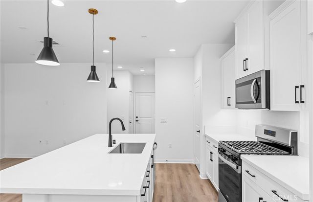 4242 East Honeybee Paseo, Ontario, CA 91761