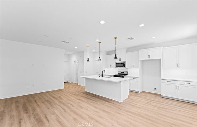 4242 East Honeybee Paseo, Ontario, CA 91761