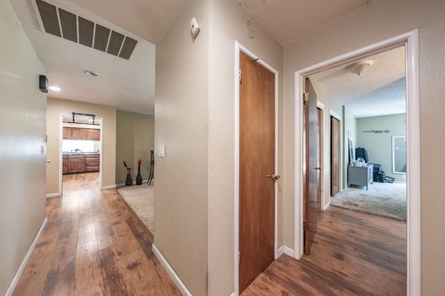 165 W Magnolia Avenue, Hanford, CA 93230