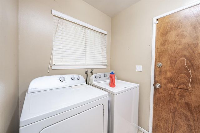165 W Magnolia Avenue, Hanford, CA 93230