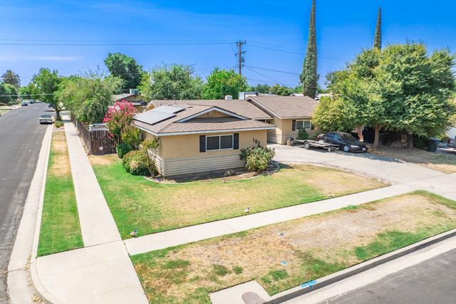 165 W Magnolia Avenue, Hanford, CA 93230