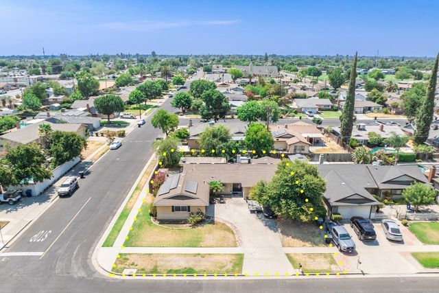 165 W Magnolia Avenue, Hanford, CA 93230