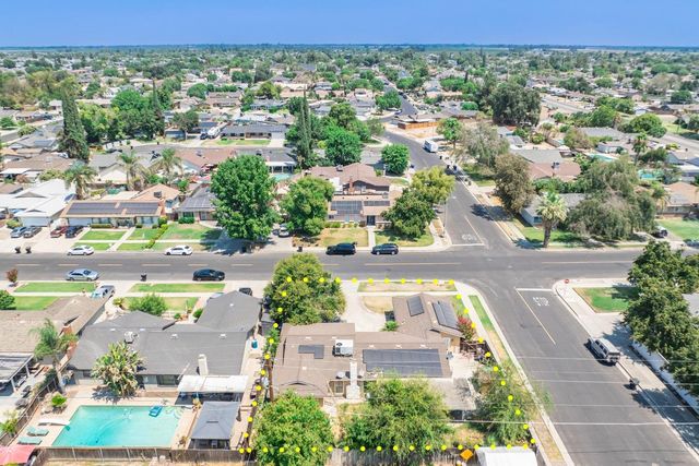 165 W Magnolia Avenue, Hanford, CA 93230