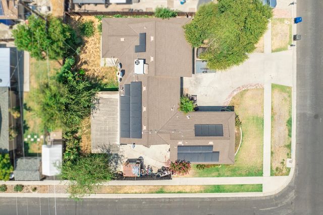 165 W Magnolia Avenue, Hanford, CA 93230