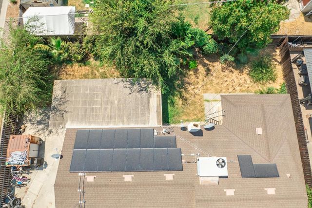 165 W Magnolia Avenue, Hanford, CA 93230