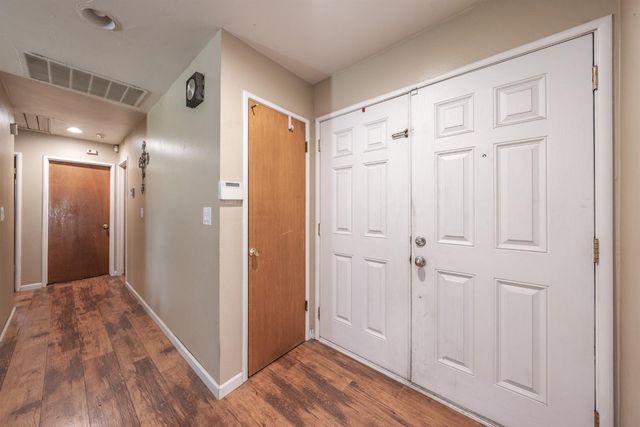 165 W Magnolia Avenue, Hanford, CA 93230