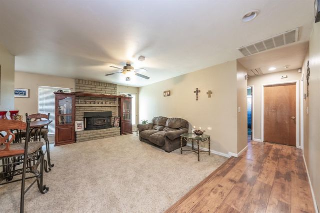 165 W Magnolia Avenue, Hanford, CA 93230