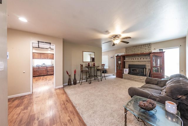 165 W Magnolia Avenue, Hanford, CA 93230