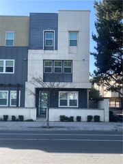 1410 N Harbor 1, Santa Ana, CA 92703