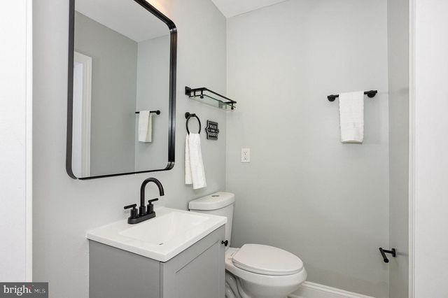 2621 E MONUMENT ST, Baltimore, MD 21205