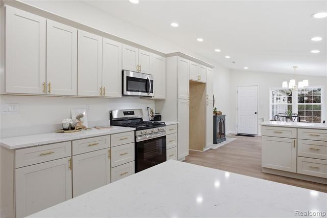 5350 List Road, Grass Lake, MI 49240