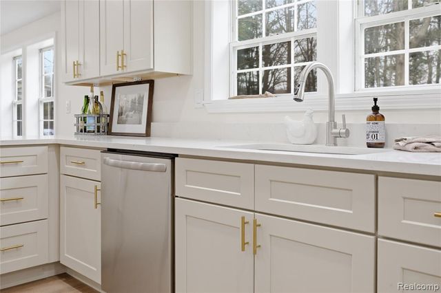 5350 List Road, Grass Lake, MI 49240